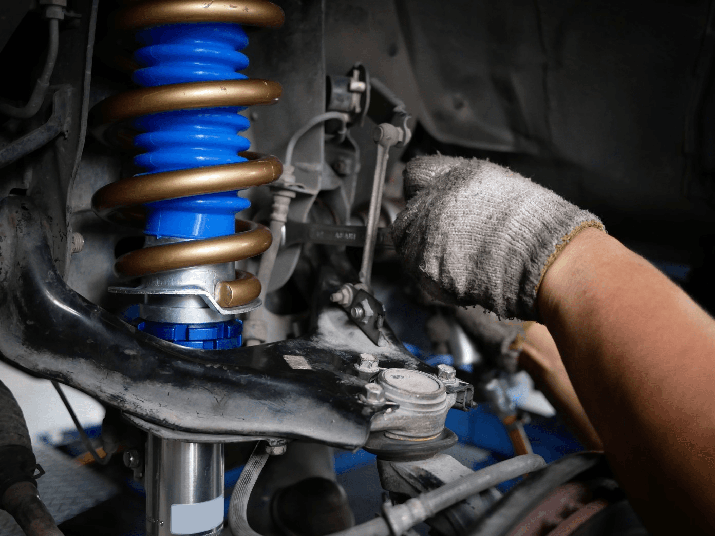 Vehicle suspension components during service